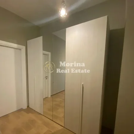 Tirane, jepet me qera apartament 1+1 Kati 7, 70 m² 650 € (Shkolla e Kuqe)