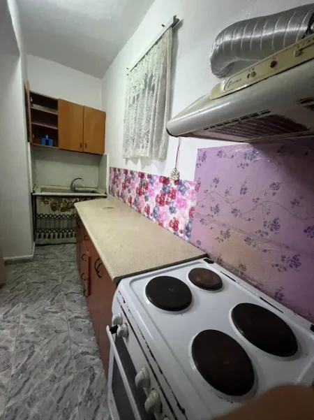 Jepet me qira apartament 1+1 , 350 Euro ,tek Tregu Elektrik