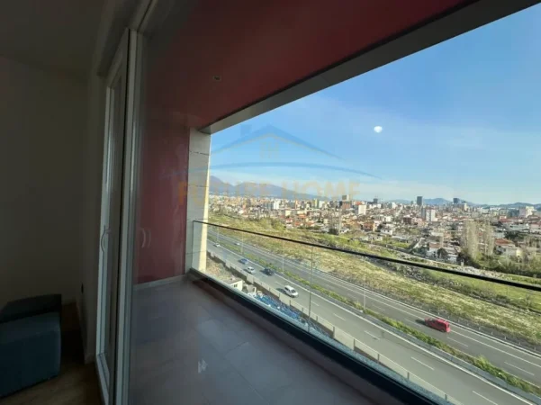 Tirane, jepet me qera apartament 2+1+Ballkon Kati 3, 90 m² 525 € (paskuqan)