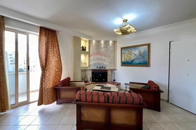 Tirane, jepet me qera 2+1 , 140 m² 750 € (Rruga e Barrikadave)