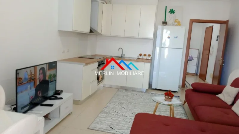 Tirane, jepet me qera apartament 1+1+Ballkon Kati 8, 70 m² 470 € (RRUGA KOLE KOCI,YZBERISHT)