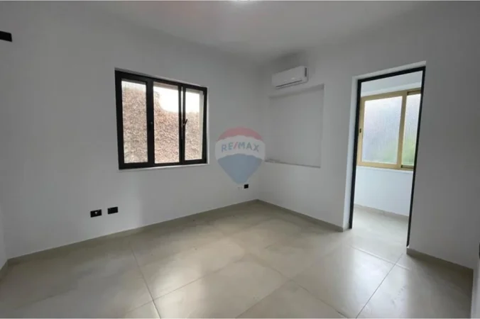 Tirane, jepet me qera , 98 m² 1.000 € (Blloku)