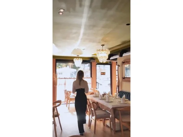 Tirane, shitet bar-resorant Kati 0, 117 m² 450.000 € (Vasil Shanto)