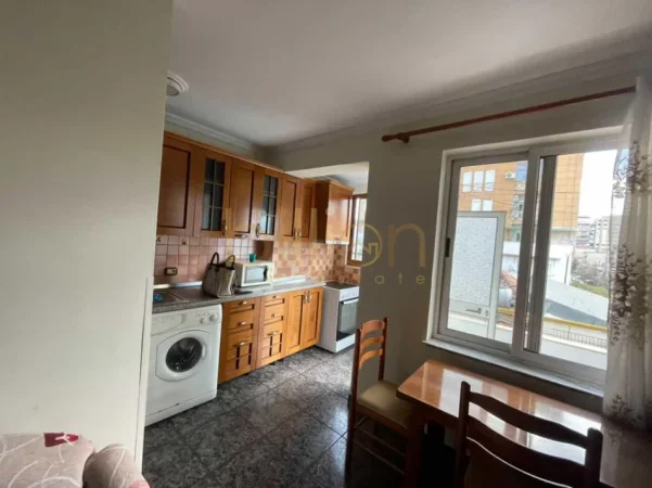 Tirane, shitet , 53 m² 117.000 € (Report tv)