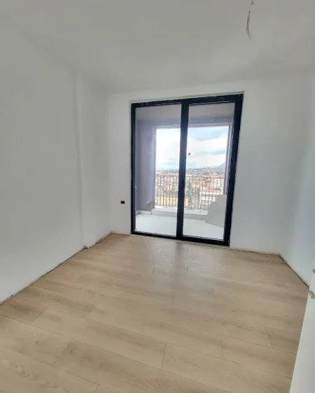 Tirane, shitet apartament 1+1 Kati 9, 76 m² 120.000 € (RRUGA SIRI KODRA)