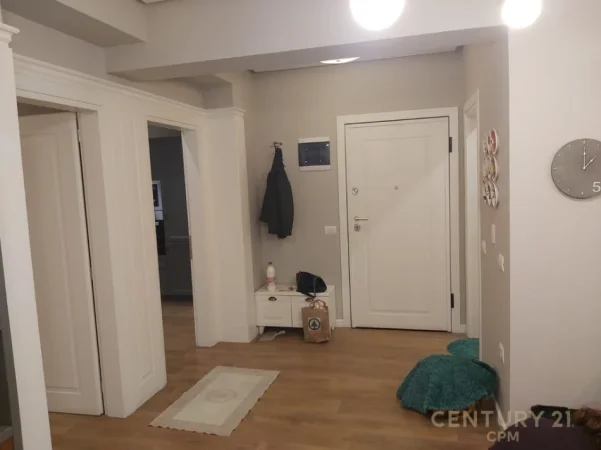 Tirane, jepet me qera apartament 1+1 Kati 3, 75 m² 650 €