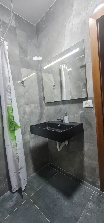 Tirane, jepet me qera apartament 3+1+Ballkon Kati 2, 100 m² 500 € 