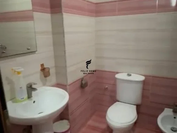 Tirane, jepet me qera apartament 1+1+Ballkon Kati 7, 70 m² 400 € (YZBERISHT)