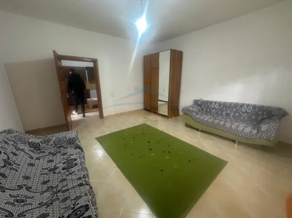 Tirane, jepet me qera apartament 2+1 Kati 1, 120 m² 420 € (Allias)