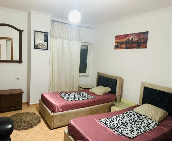 Tirane, jap me qera apartament 2+1+Ballkon Kati 3, 115 m² 650 € (Zogu i Zi)