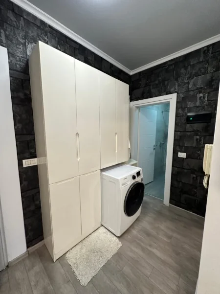 Tirane, jepet me qera apartament 1+1 Kati 2, 62 m² 500 € (Bar Votra ne Brryl)