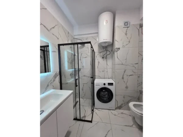 Tirane, jepet me qera apartament 1+1+Ballkon Kati 3, 72 m² 500 € (Astir)