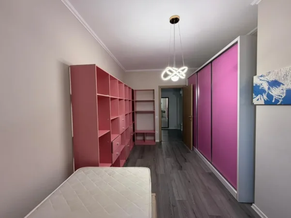 Tirane, jepet me qera apartament 2+1 Kati 2, 112 m² 850 € (Rruga e Barrikadave)