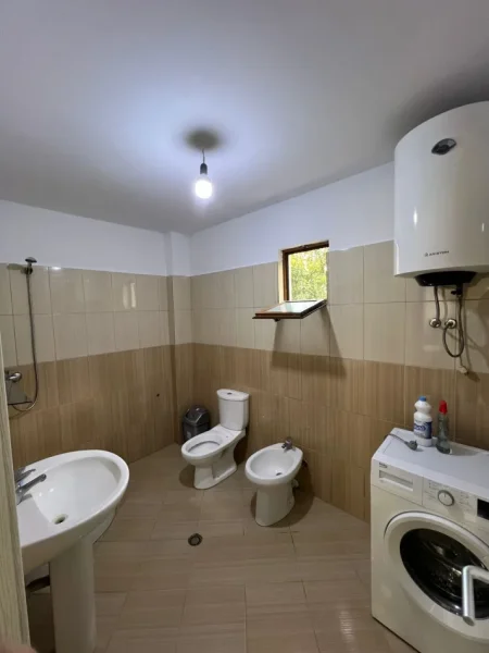 Tirane, jepet me qera apartament 2+1 Kati 1, 70 m² 450 € (Rruga Imer Beqiri)