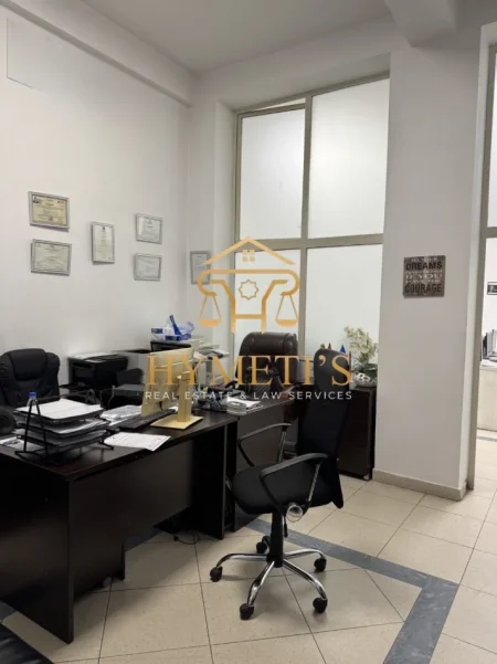 Tirane, shitet ambjent biznesi Kati 0, 48 m² 260.000 € (Rruga e Durresit)