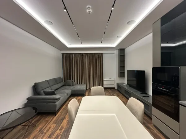 Tirane, jepet me qera apartament 1+1+Aneks+Ballkon Kati 5, 98 m² 1.300 € 