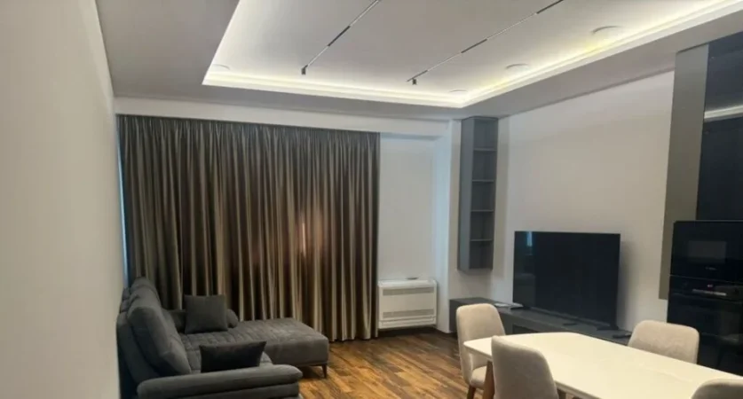 Tirane, jepet me qera apartament 1+1+Aneks+Ballkon Kati 5, 98 m² 1.300 € 