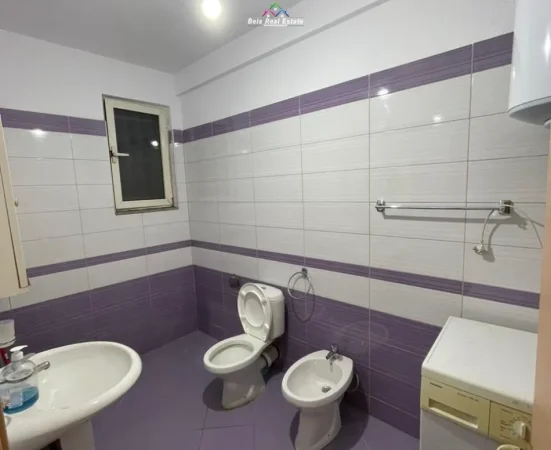 Tirane, jepet me qera apartament 1+1+Ballkon Kati 2, 70 m² 420 € (bulevardi migjeni)