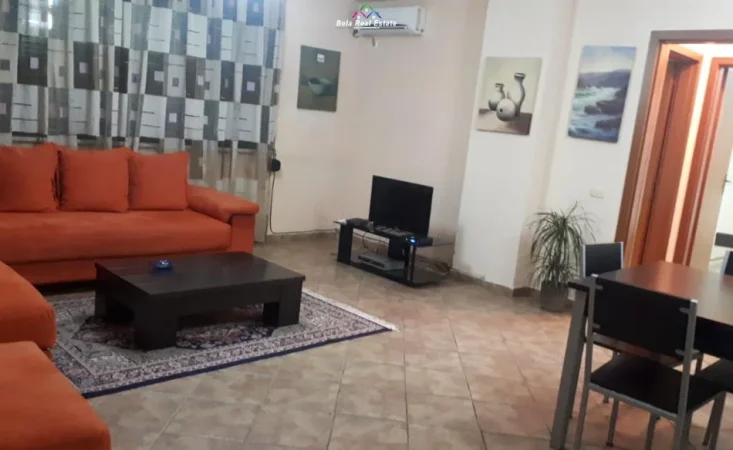 Tirane, jepet me qera apartament 1+1+Ballkon Kati 9, 80 m² 620 € (blloku)