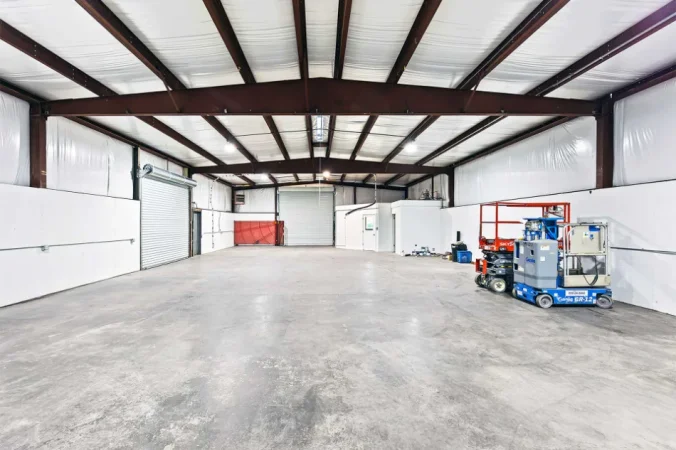 Tirane, jepet me qera magazine Kati 0, 300 m² 1.260 € (Rruga Myslym Keta)