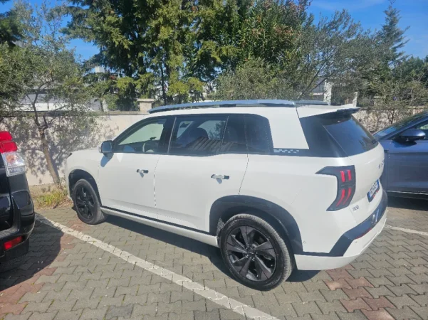 Tirane, shes makine elektrike Aion V Elektrike, e bardhë automatik Klima 2.000 km 23.000 €