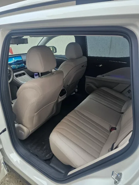 Tirane, shes makine elektrike Aion V Elektrike, e bardhë automatik Klima 2.000 km 23.000 €