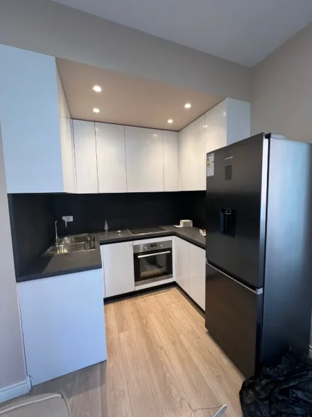 Tirane, jepet me qera apartament 2+1+Aneks+Ballkon Kati 2, 115 m² 1.500 € 