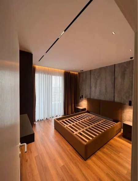 Tirane, jepet me qera apartament 1+1+Ballkon Kati 7, 70 m² 700 € (Jordan Misja)