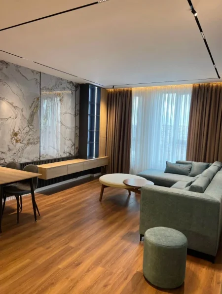 Tirane, jepet me qera apartament 1+1+Ballkon Kati 7, 70 m² 700 € (Jordan Misja)