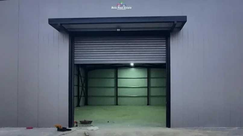 Tirane, jepet me qera magazine Kati 0, 400 m² 2.000 € (Rruga e Arbrit)