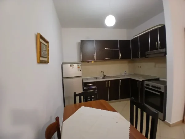 Tirane, jepet me qera apartament 1+1 Kati 1, 69 m² 420 € 
