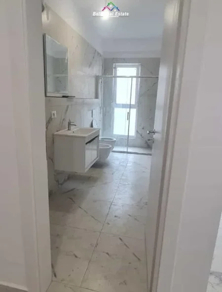 Tirane, jepet me qera zyre Kati 2, 79 m² 520 € (dritan hoxha)