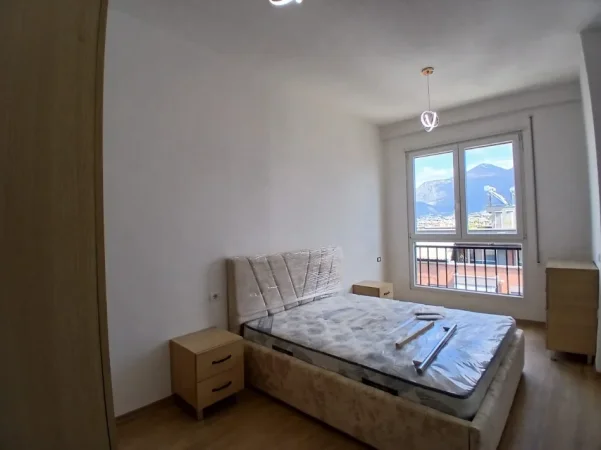 Tirane, jepet me qera apartament 1+1 Kati 7, 65 m² 400 € 