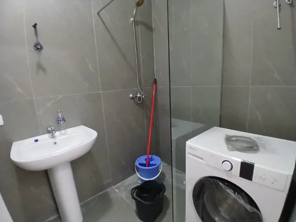 Tirane, jepet me qera apartament 1+1 Kati 7, 65 m² 400 € 