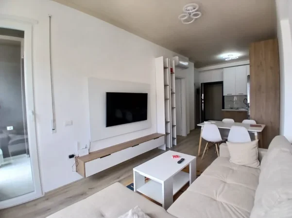 Tirane, jepet me qera apartament 1+1 Kati 7, 65 m² 500 € 