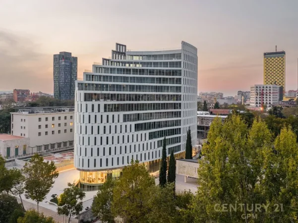 Tirane, jepet me qera ambjent biznesi Kati 6, 698 m² (Met Building)