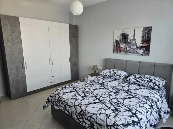 Tirane, jepet me qera apartament 1+1 Kati 2, 65 m² 650 € (Rruga Siri Kodra)