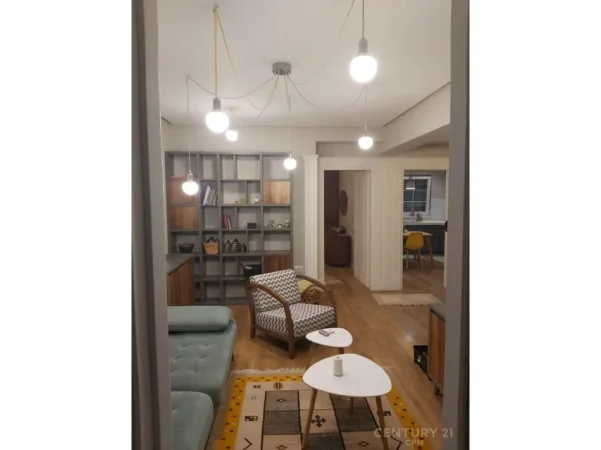 Tirane, jepet me qera apartament 1+1 Kati 5, 75 m² 650 € (myslym shyri)