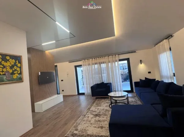 Tirane, jepet me qera Vile 2+1 Kati 3, 120 m² 900 € (Rruga san Bruzi)