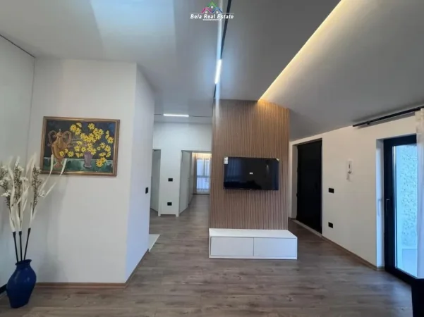 Tirane, jepet me qera Vile 2+1 Kati 3, 120 m² 900 € (Rruga san Bruzi)
