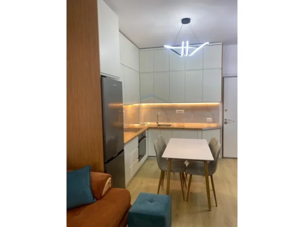 Tirane, jepet me qera apartament 1+1+Ballkon Kati 1, 51 m² 400 € (Rezidenca Kadiu)