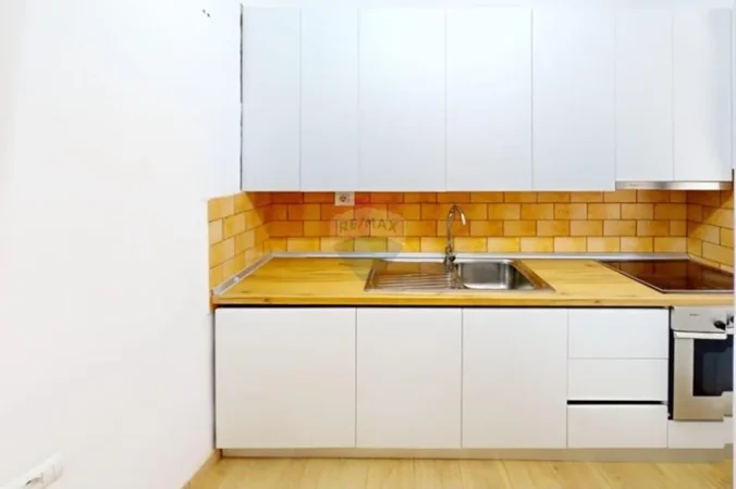 Tirane, jepet me qera apartament 1+1 , 60 m² 600 € 