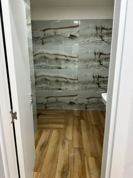 Tirane, jepet me qera apartament 1+1+Aneks+Ballkon Kati 8, 78 m² 500 € (Rruga 4 Dëshmorët)