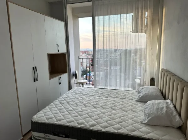 Tirane, jepet me qera apartament 1+1+Aneks+Ballkon Kati 8, 78 m² 500 € (Rruga 4 Dëshmorët)