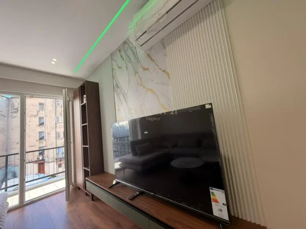 Tirane, jepet me qera apartament 2+1 Kati 2, 90 m² 850 € (Shkolla niket dardani)