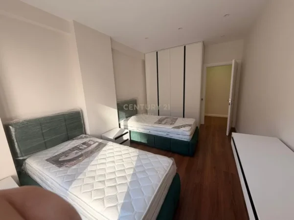 Tirane, jepet me qera apartament 2+1 Kati 2, 90 m² 850 € (Shkolla niket dardani)
