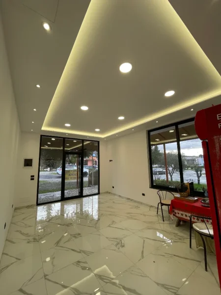 Tirane, jepet me qera lokal Kati 0, 50 m² 400 €