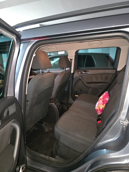 Tirane, shitet SUV Skoda Yeti 1.2 TSI 2010 Benzin, gri e erret manuale Kondicioner 174.000 km 6.000 €