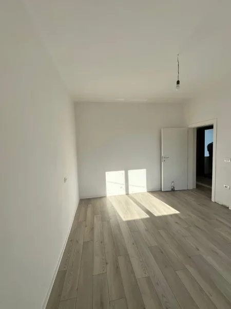 Durres, shitet apartament 2+1 Kati 3, 82.000 €