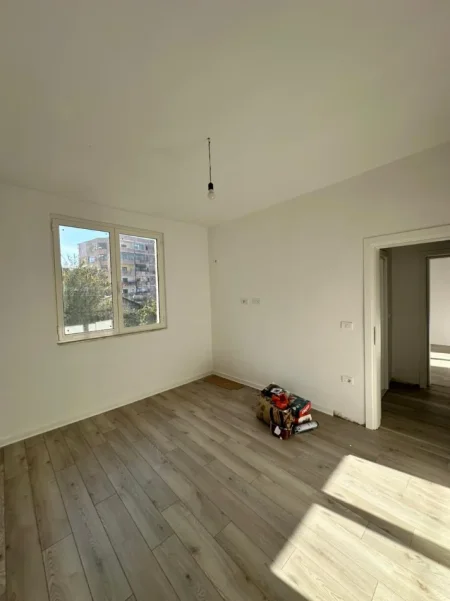 Durres, shitet apartament 2+1 Kati 3, 82.000 €